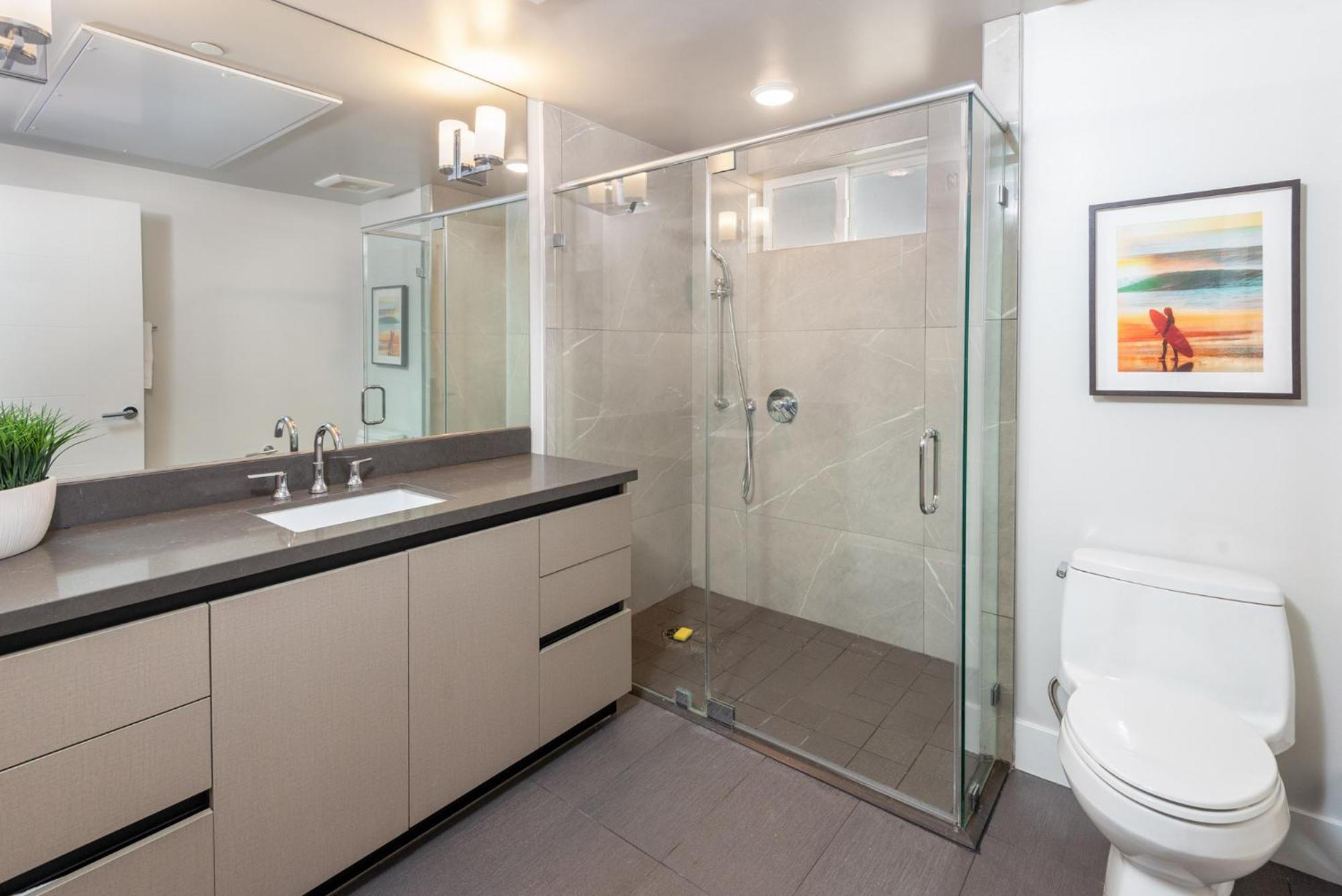Luxurious 2br In K-town W/ Private Balcony! Appartement